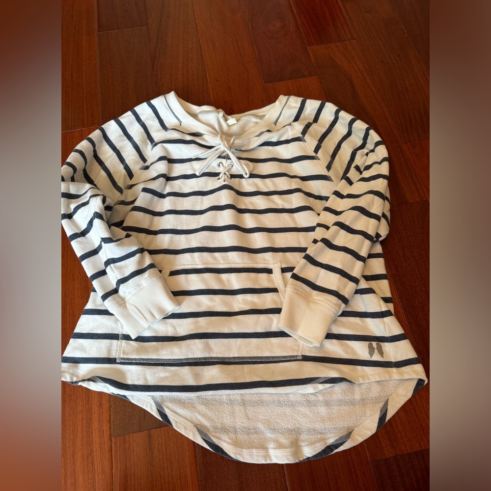 Victoria’s Secret sweater size large